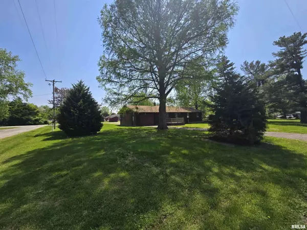 201 S DOGWOOD ST, Belle Rive, IL 62810