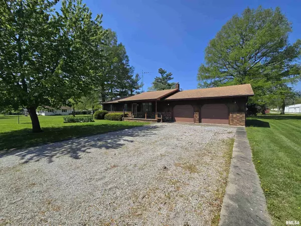 201 S DOGWOOD ST, Belle Rive, IL 62810