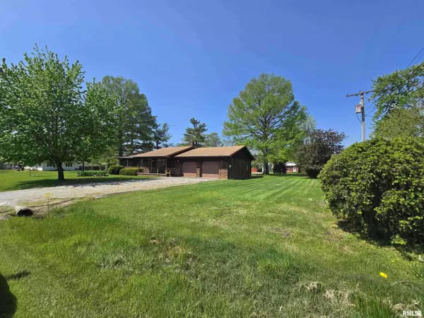 201 S DOGWOOD ST, Belle Rive, IL 62810