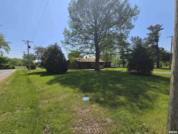 201 S DOGWOOD ST, Belle Rive, IL 62810