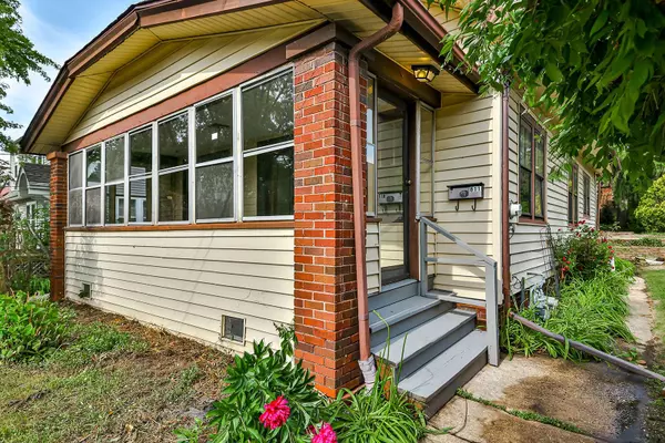 811 N Chicago AVE, Rockford, IL 61107