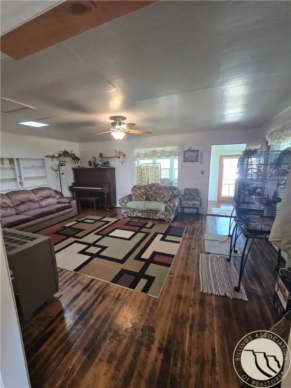 313 S Teigen AVE, Winnett, MT 59087