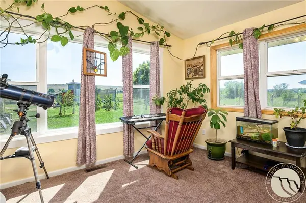 24 S Swan LN, Fromberg, MT 59059