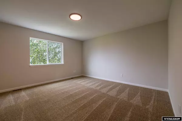 795 Reshaw Circle 7th Street, Evansville, WY 82636