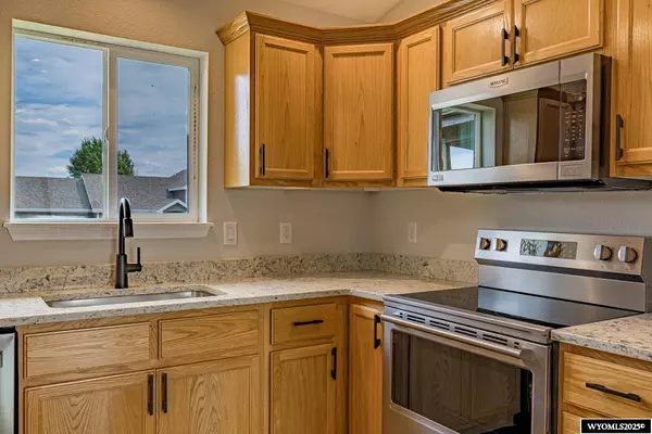 795 Reshaw Circle 7th Street, Evansville, WY 82636