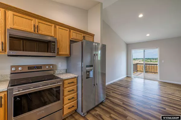 795 Reshaw Circle 7th Street, Evansville, WY 82636