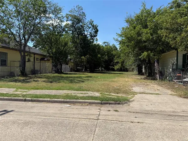 3703 Carl Street, Dallas, TX 75210