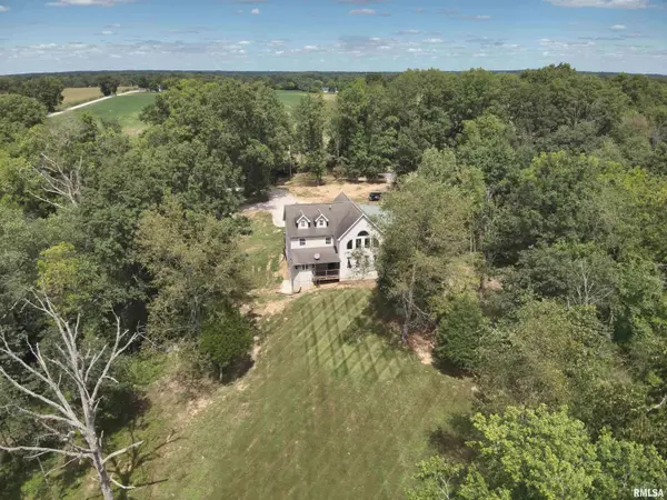 21885 N Tea Rose LN, Texico, IL 62889