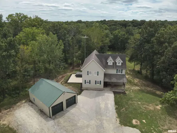 21885 N Tea Rose LN, Texico, IL 62889