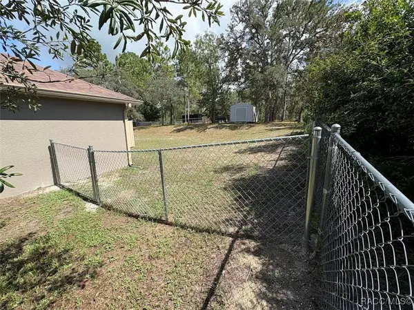11282 Sneeze RD, Weeki Wachee, FL 34614