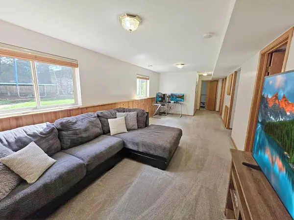 830 Dellwood ST S, Cambridge, MN 55008