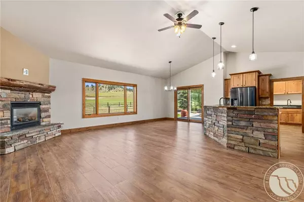 3877 High Trail RD, Billings, MT 59101