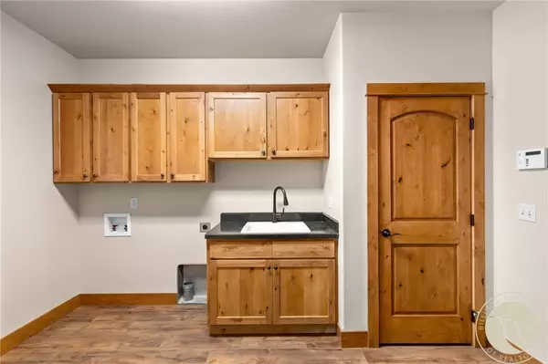 3877 High Trail RD, Billings, MT 59101