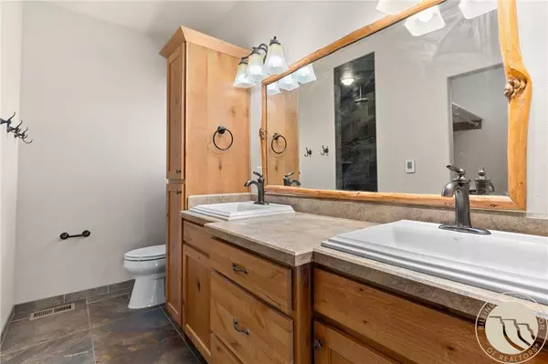 3877 High Trail RD, Billings, MT 59101