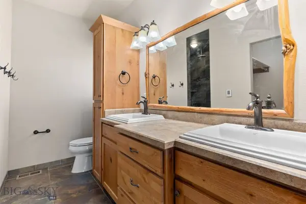 3877 High Trail RD, Billings, MT 59101