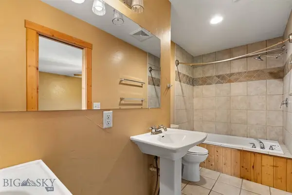 3919 High Trail RD, Billings, MT 59101