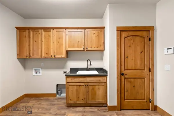 3877 High Trail RD, Billings, MT 59101