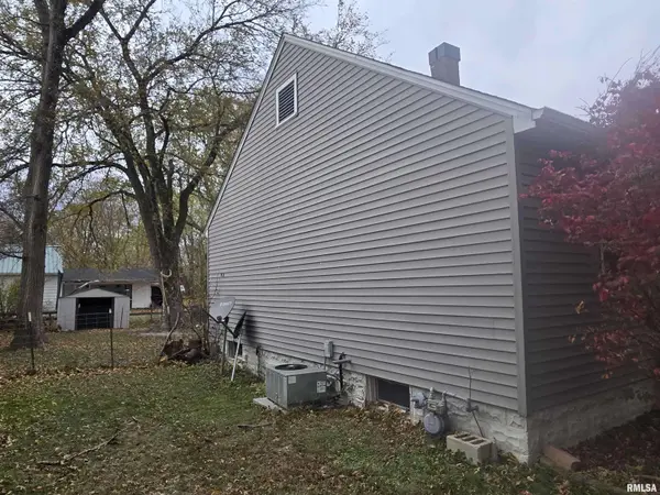 1033 S 17TH ST, Mt Vernon, IL 62864