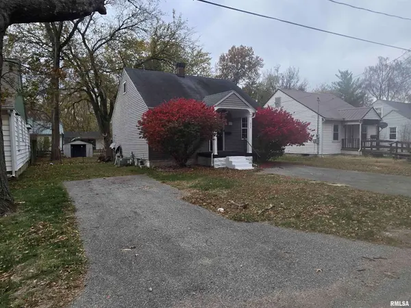 1033 S 17TH ST, Mt Vernon, IL 62864