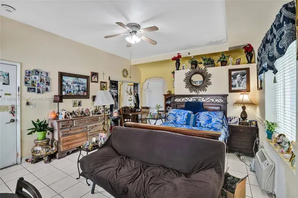 3710 Collins Ave #N-100, Miami Beach, FL 33140