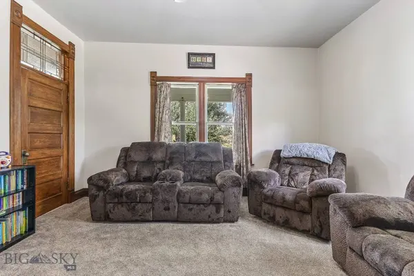 6 Washoe CIR, Bear Creek, MT 59007