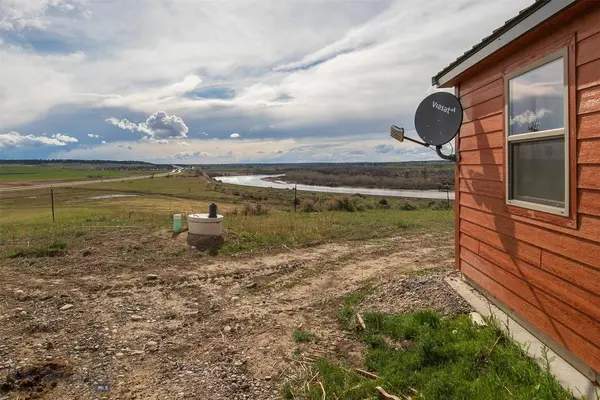 7801 Custer Frontage RD, Custer, MT 59024