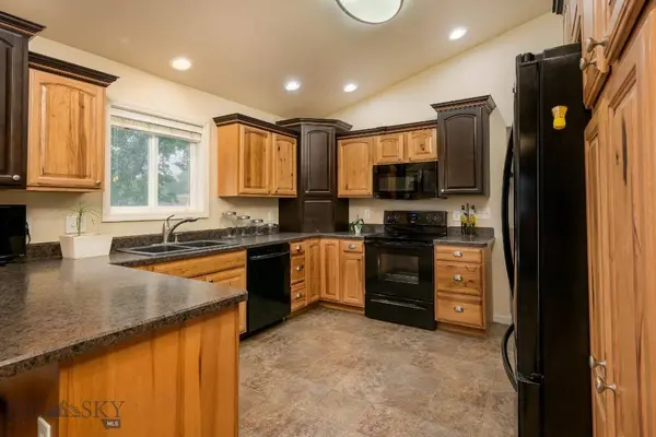 801 E 4th ST, Laurel, MT 59044