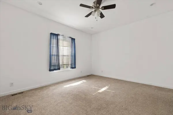 8020 Wade ST, Shepherd, MT 59079