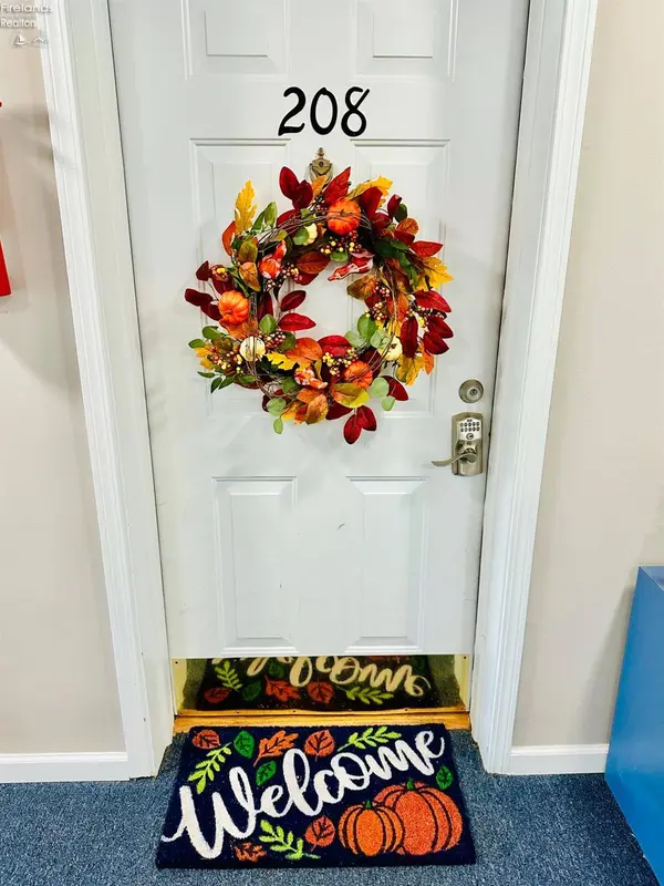 208 Clinton Reef DR, Port Clinton, OH 43452