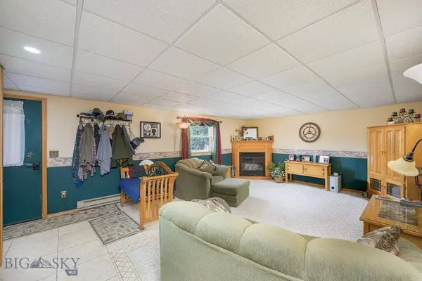 1102 Whispering Pines DR, Billings, MT 59101