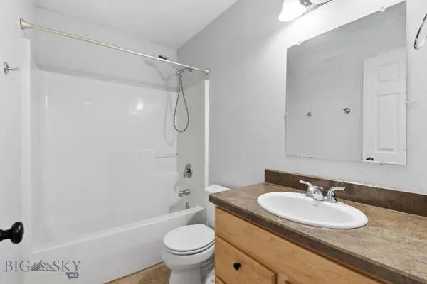 328 35th AVE NE, Great  Falls, MT 59404