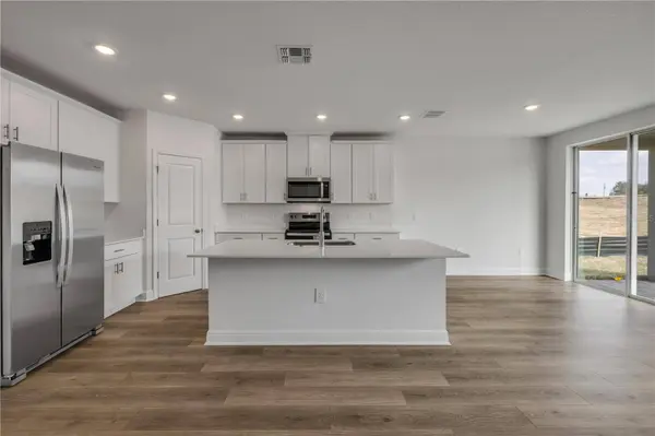 779 SUNSHOWER DR, Lady Lake, FL 32159