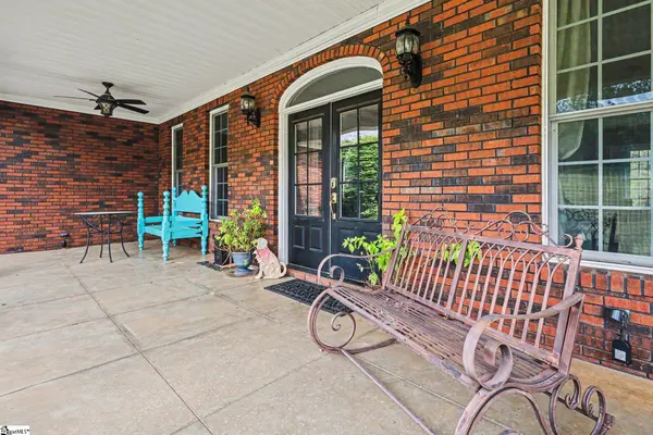 1074 Penland Road, Laurens, SC 29360