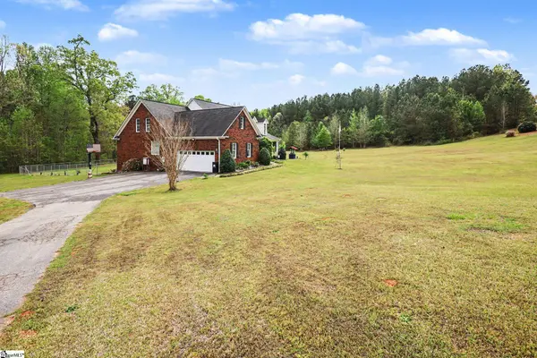 1074 Penland Road, Laurens, SC 29360