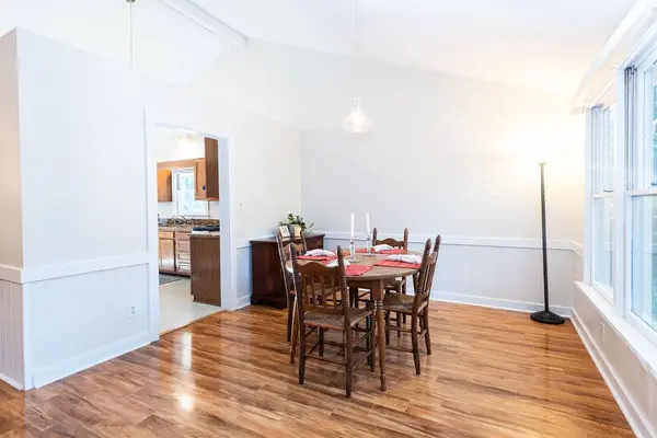5613 Oldtowne Rd, Raleigh, NC 27612-6116