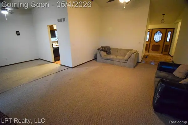 217 Nawakwa Road, Rochester Hills, MI 48307 5024