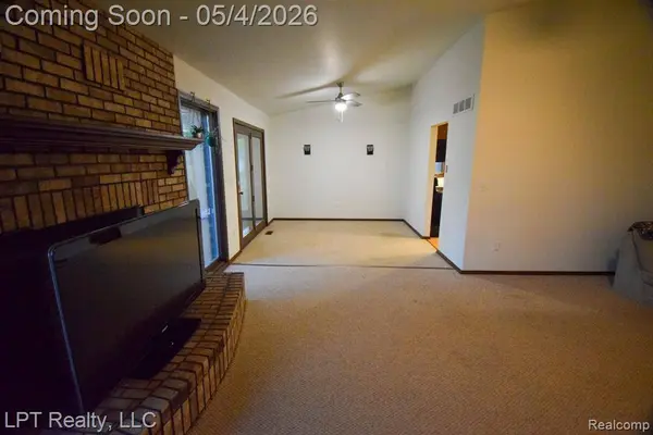 217 Nawakwa Road, Rochester Hills, MI 48307 5024
