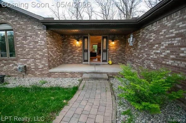 217 Nawakwa Road, Rochester Hills, MI 48307 5024