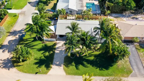 1605 Treemont AVE, Jupiter, FL 33469