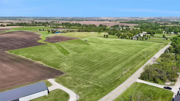 3824 NE 150th Avenue, Cambridge, IA 50046