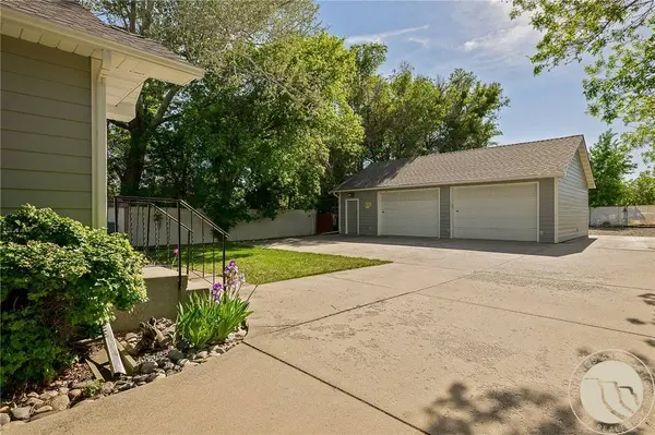 1410 Hawthorne LN, Billings, MT 59105
