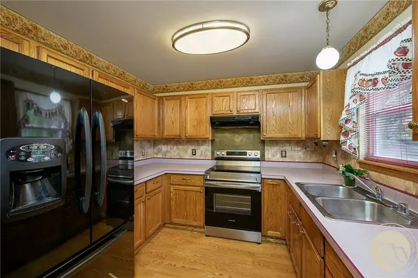 1410 Hawthorne LN, Billings, MT 59105