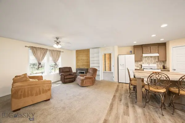 4 N Moonlight DR, Roundup, MT 59072