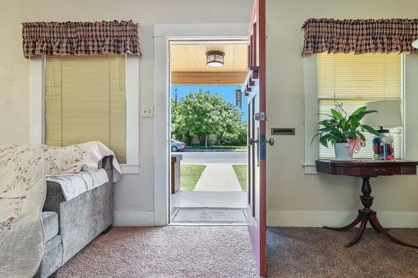 2637 A ST, Selma, CA 93662