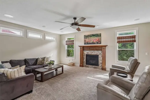 7025 Northwood Drive, Johnston, IA 50131