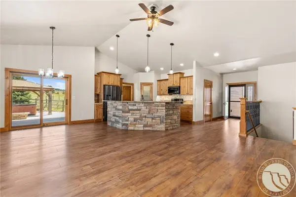 3877 High Trail RD, Billings, MT 59101