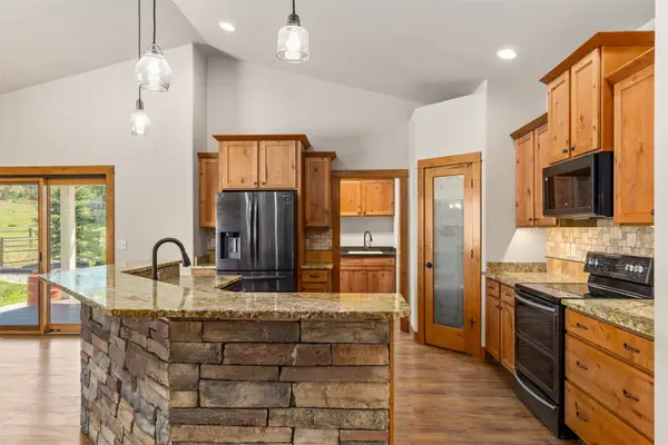 3877 High Trail RD, Billings, MT 59101