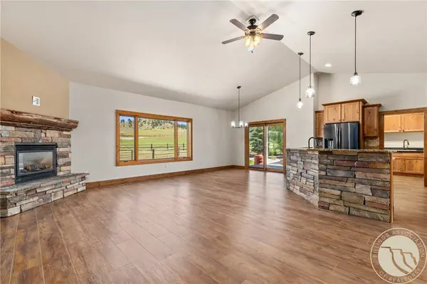 3877 High Trail RD, Billings, MT 59101