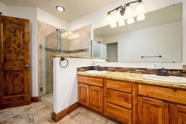 102 S 3rd ST, Roberts, MT 59070