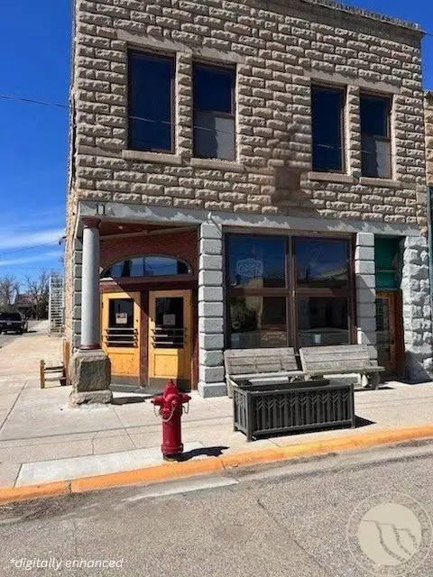 11 Central AVE N